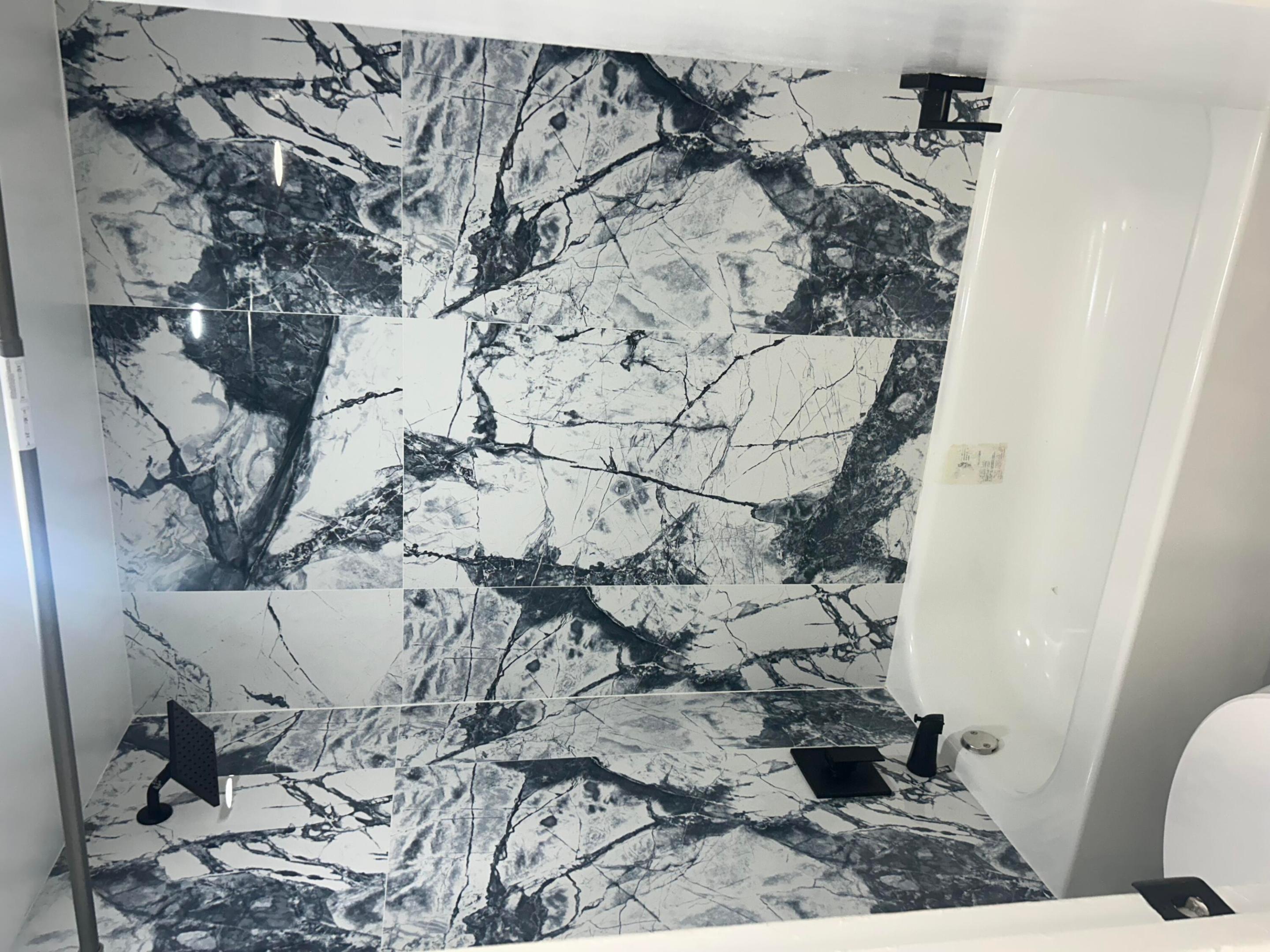 SUNRISE LAKE VIEWS LLC - Residential Lease