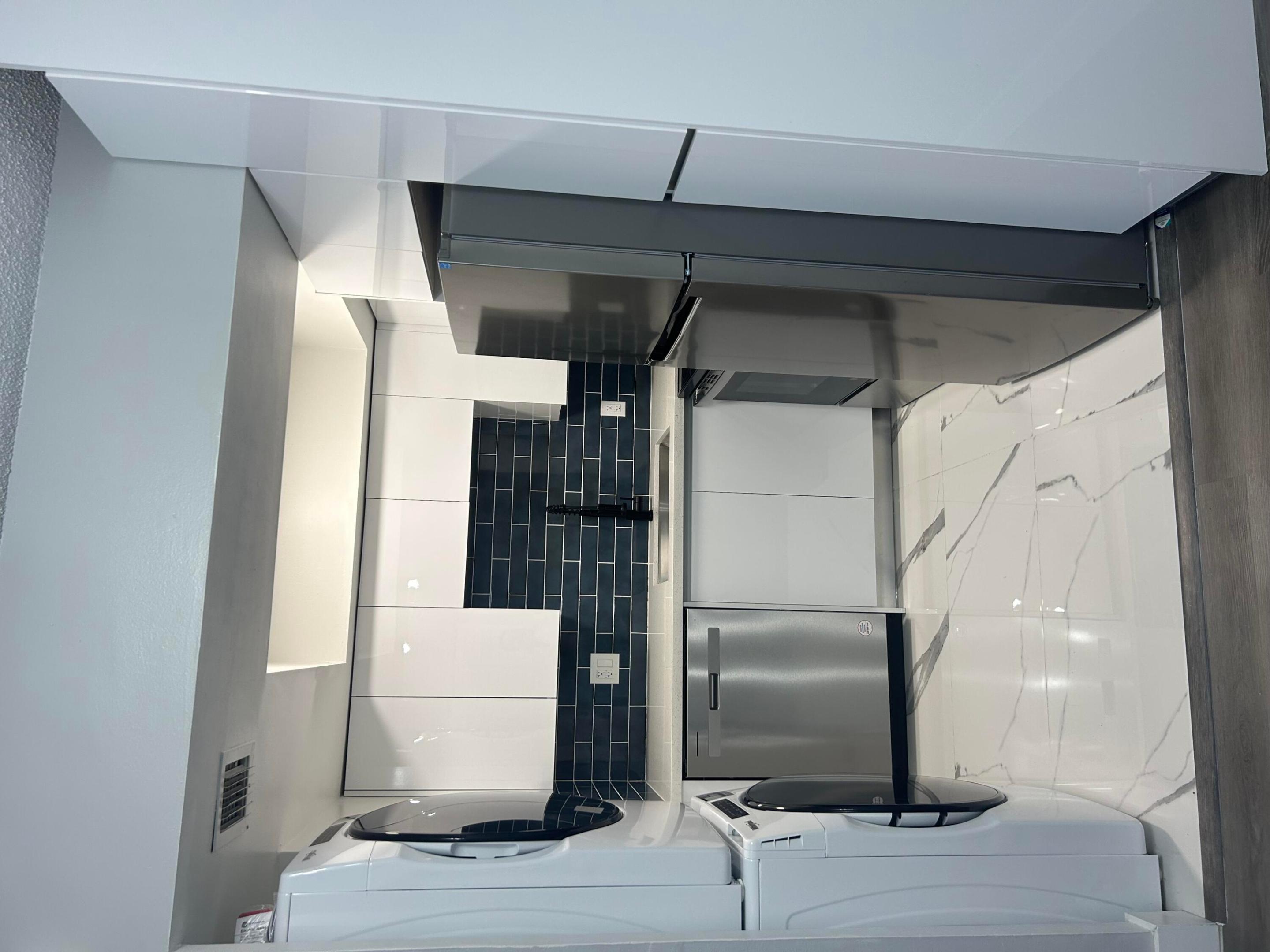 SUNRISE LAKE VIEWS LLC - Residential Lease