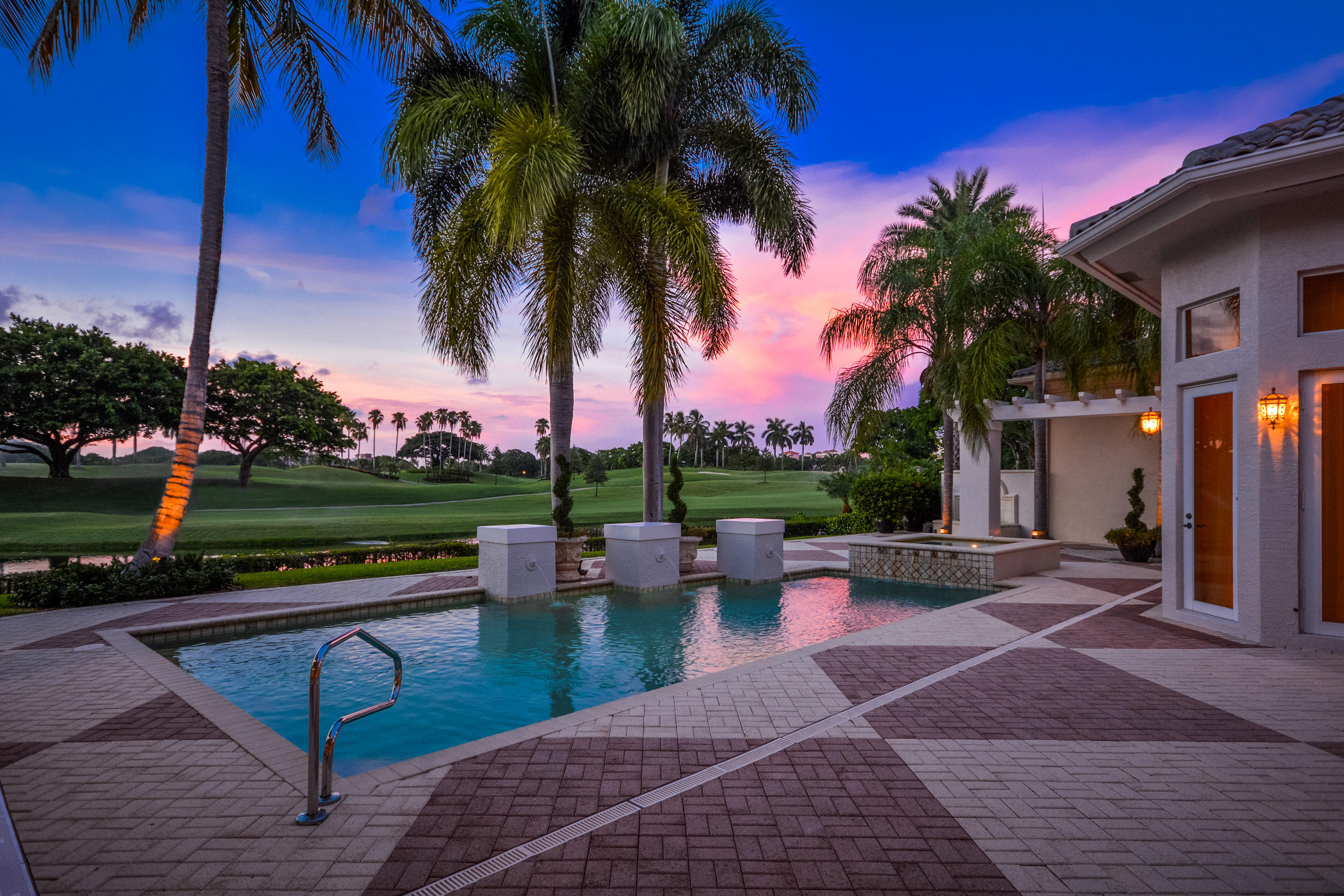 MIZNER LAKE ESTATES - Residential