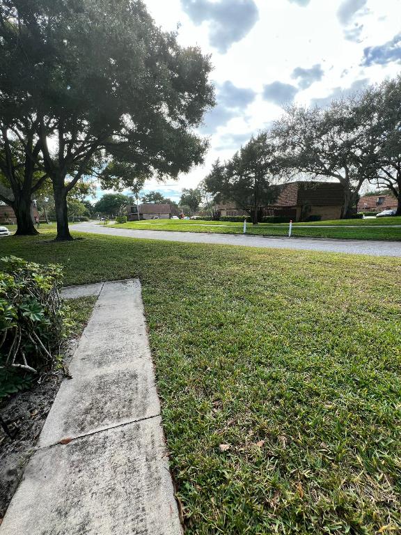 SHERWOOD LAKES - Residential Lease