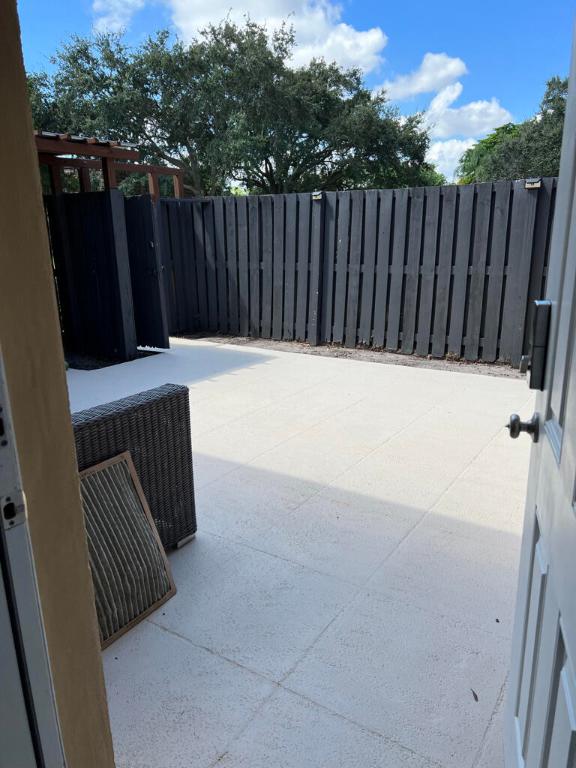 SHERWOOD LAKES - Residential Lease