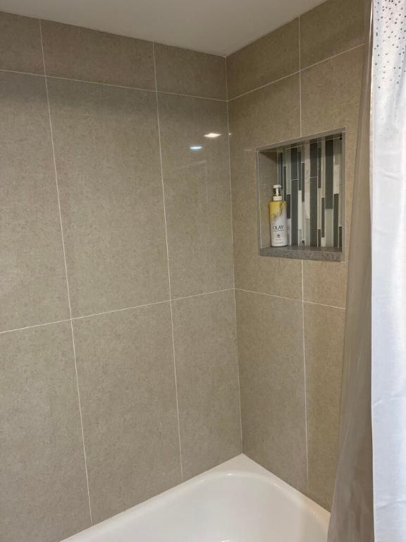 SHERWOOD LAKES - Residential Lease