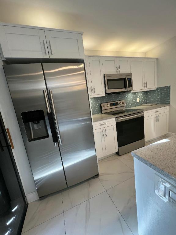 SHERWOOD LAKES - Residential Lease