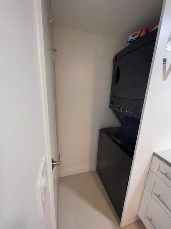 SHERWOOD LAKES - Residential Lease