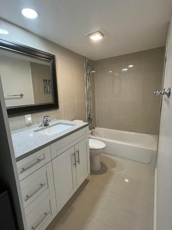 SHERWOOD LAKES - Residential Lease