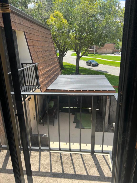 SHERWOOD LAKES - Residential Lease