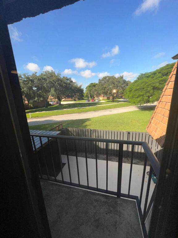 SHERWOOD LAKES - Residential Lease