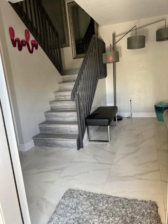 SHERWOOD LAKES - Residential Lease