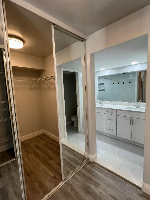 SHERWOOD LAKES - Residential Lease