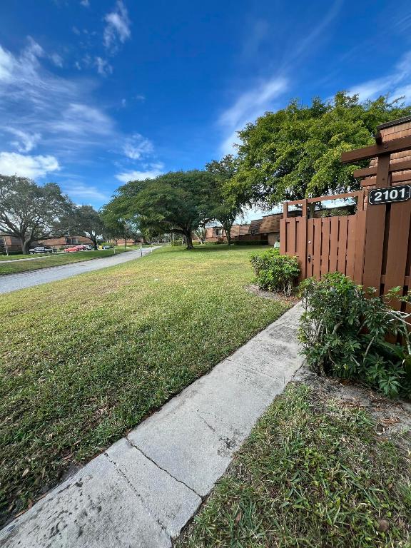 SHERWOOD LAKES - Residential Lease