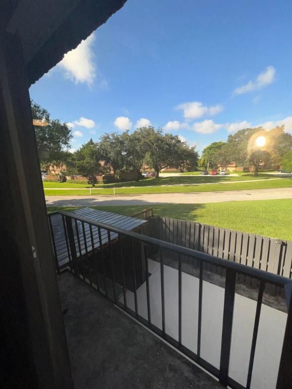 SHERWOOD LAKES - Residential Lease