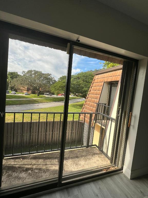 SHERWOOD LAKES - Residential Lease