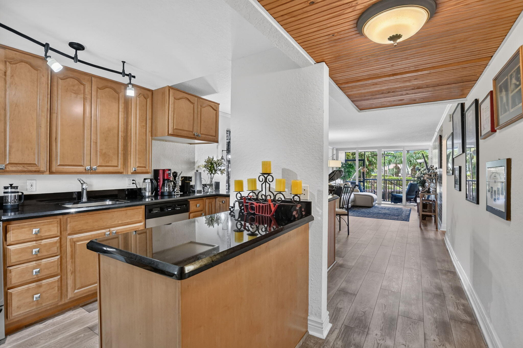 3 Royal Palm Way 102