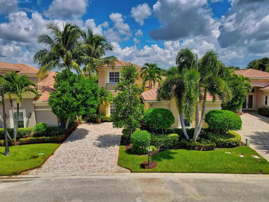 Photo of 129 Porto Vecchio Way, Palm Beach Gardens, FL 33418 (MLS # R10734432)