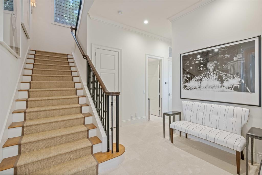 ADMIRALS COVE - Residential