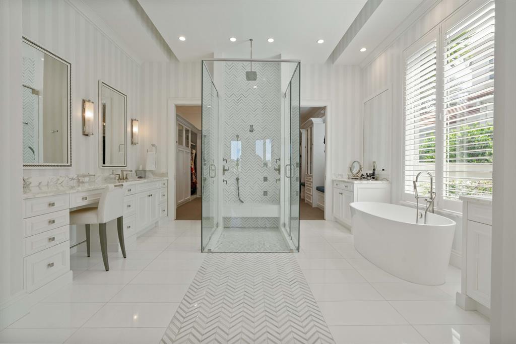 ADMIRALS COVE - Residential