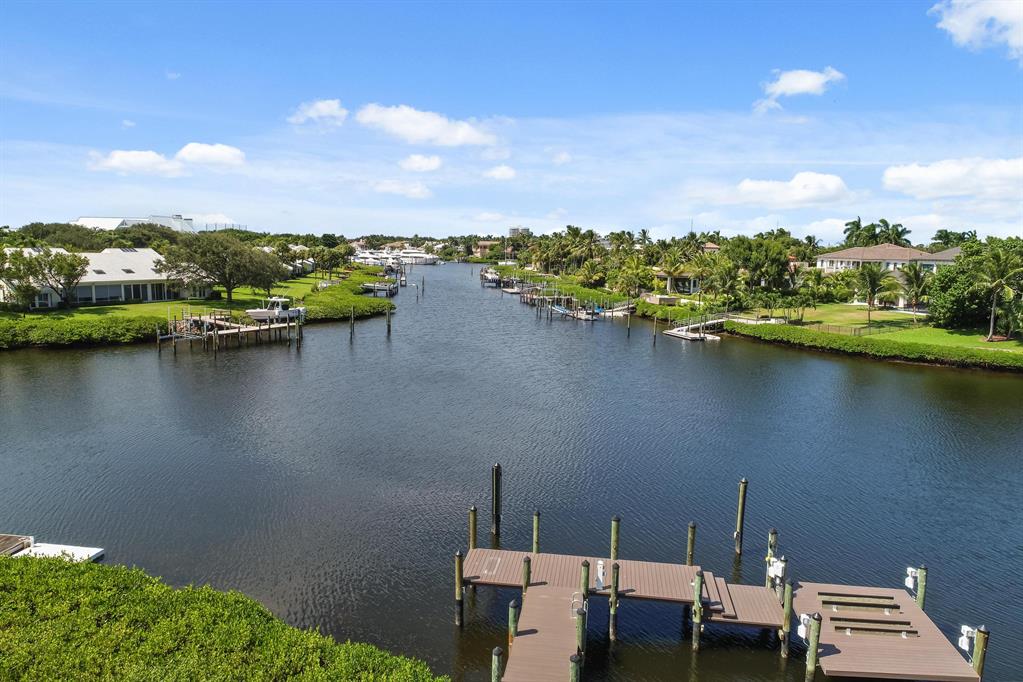 ADMIRALS COVE - Residential