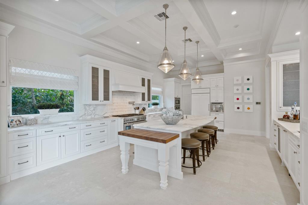 ADMIRALS COVE - Residential