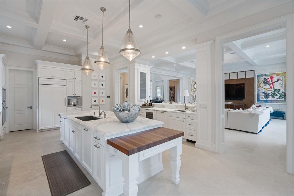 ADMIRALS COVE - Residential