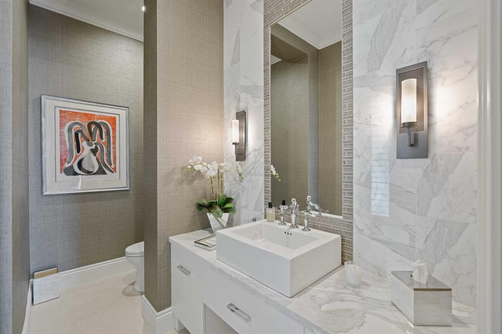 ADMIRALS COVE - Residential