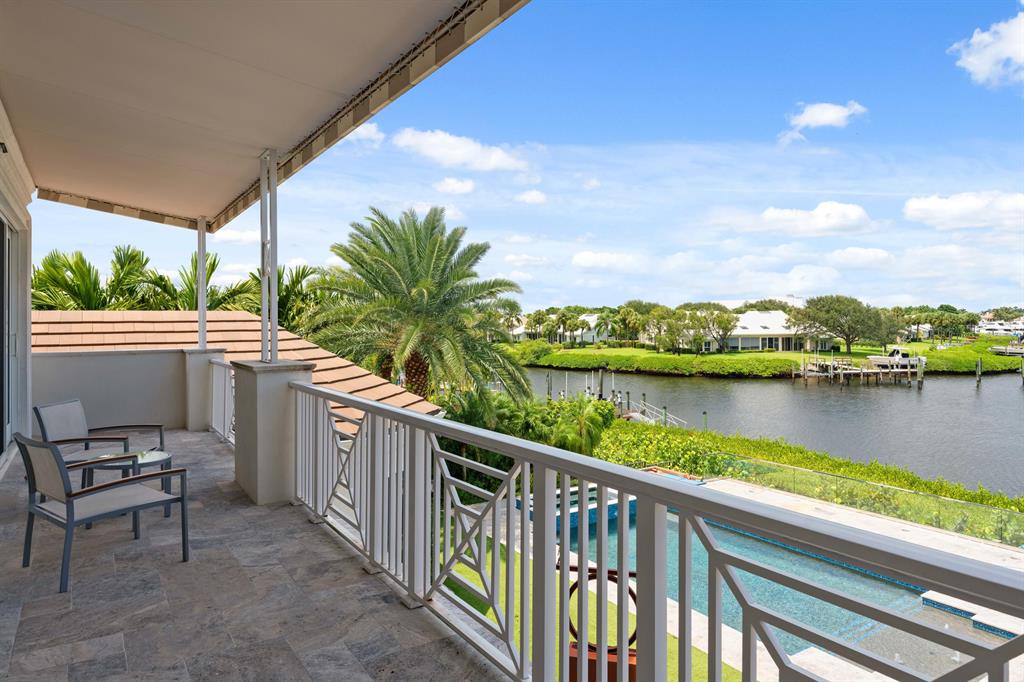 ADMIRALS COVE - Residential
