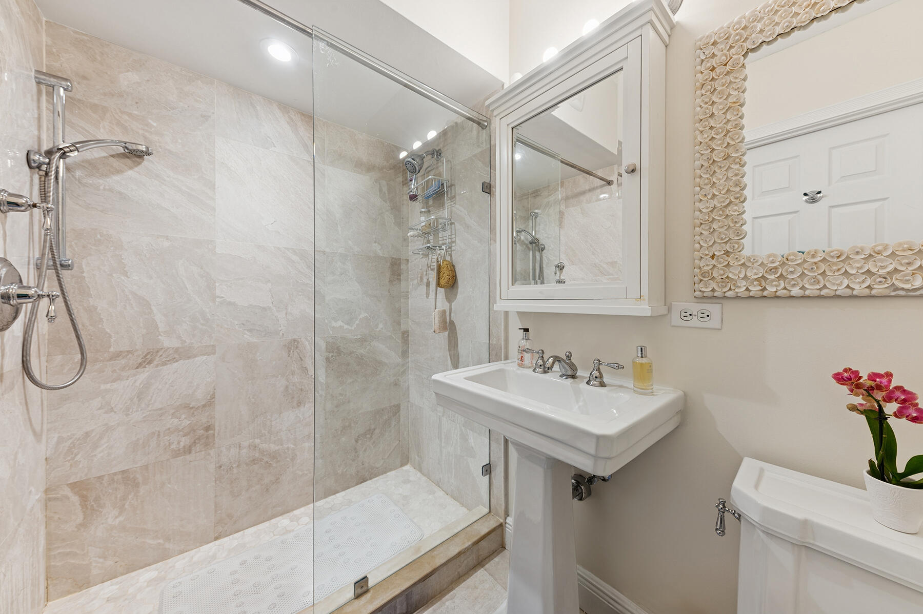 GOLFVIEW CLUB OF GULFSTREAM CONDO - Residential