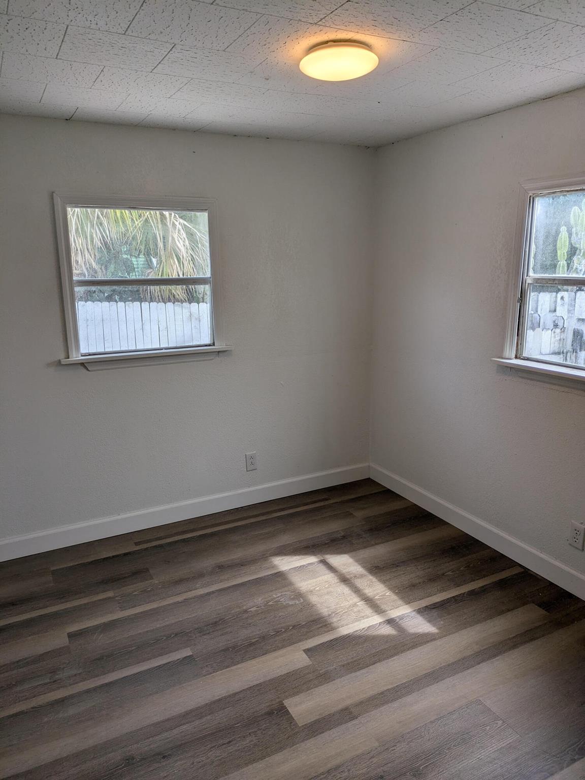 HILLTOP PARK - Residential Lease