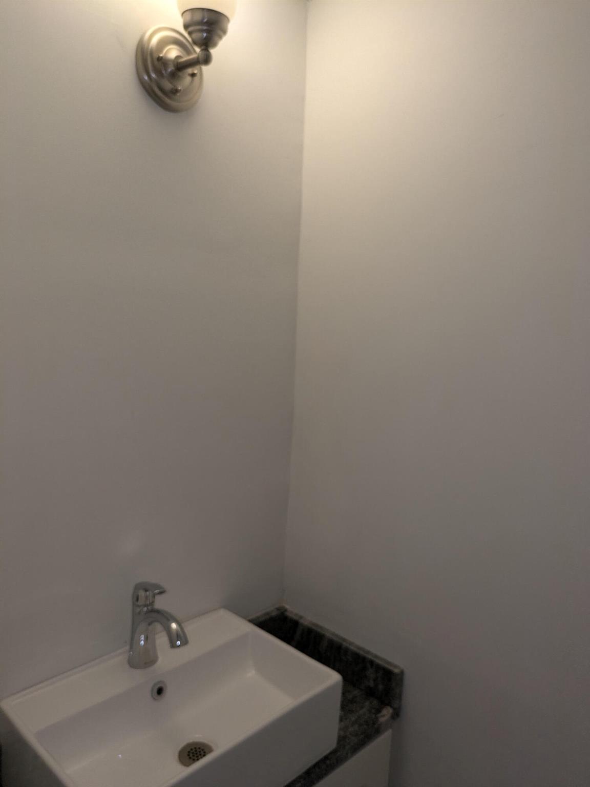 HILLTOP PARK - Residential Lease