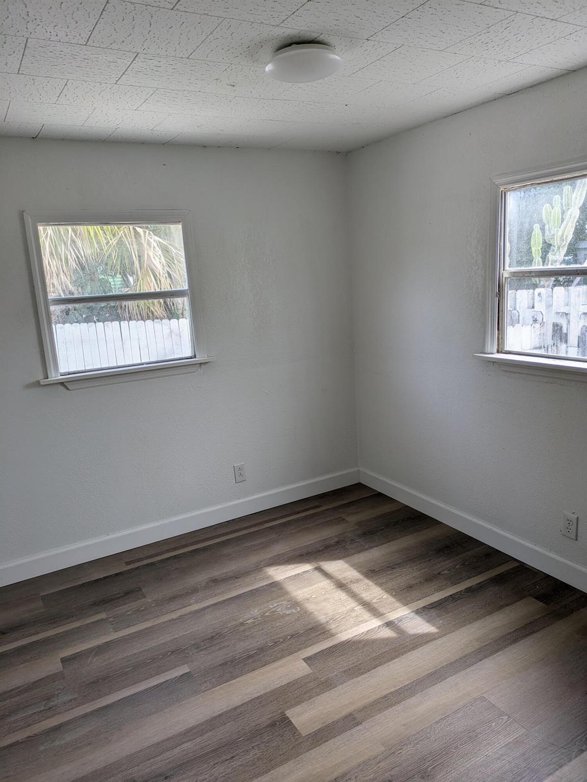 HILLTOP PARK - Residential Lease