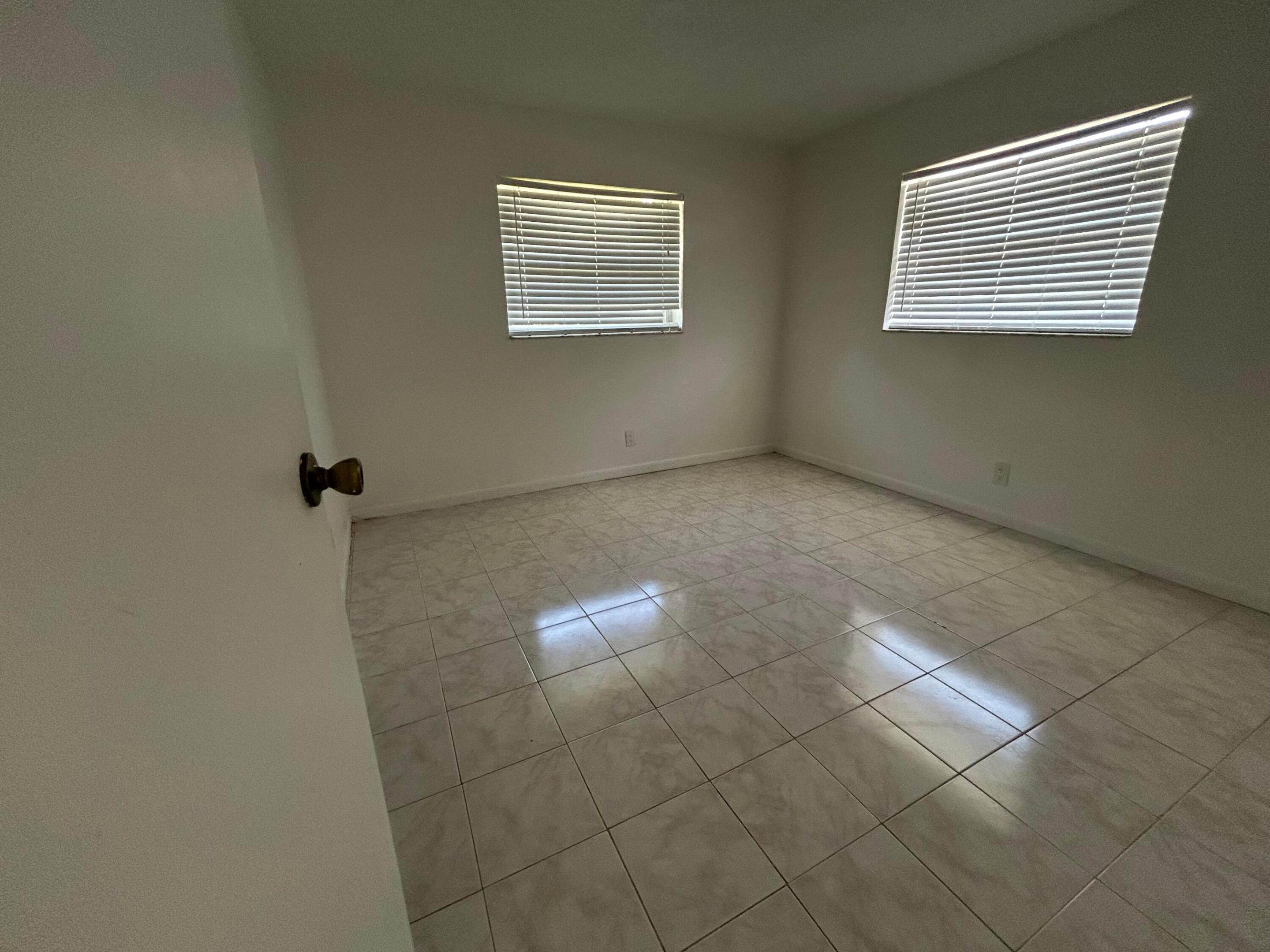 DAVIE PARK - Residential Lease