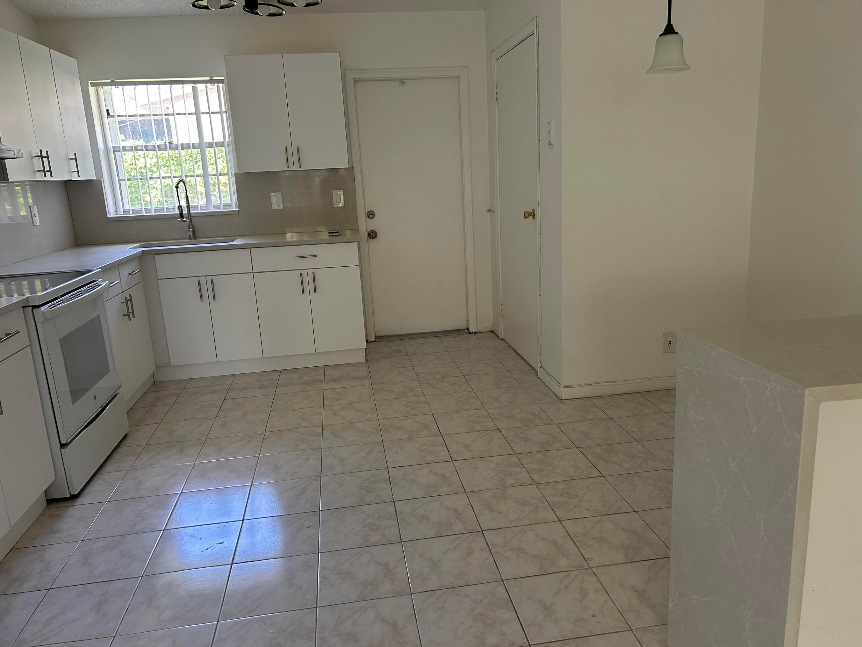 DAVIE PARK - Residential Lease