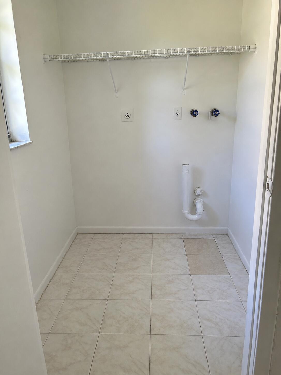 DAVIE PARK - Residential Lease