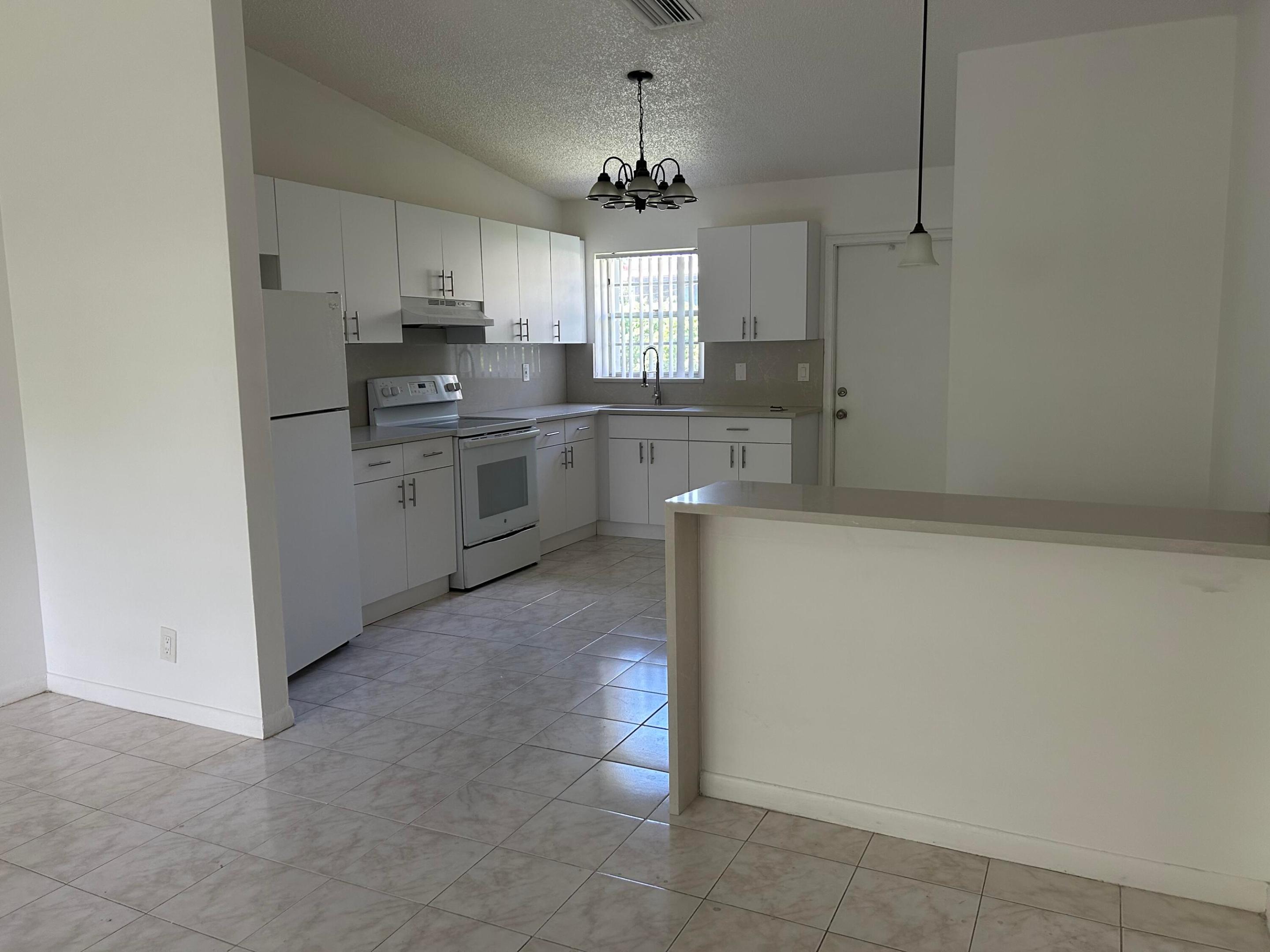 DAVIE PARK - Residential Lease