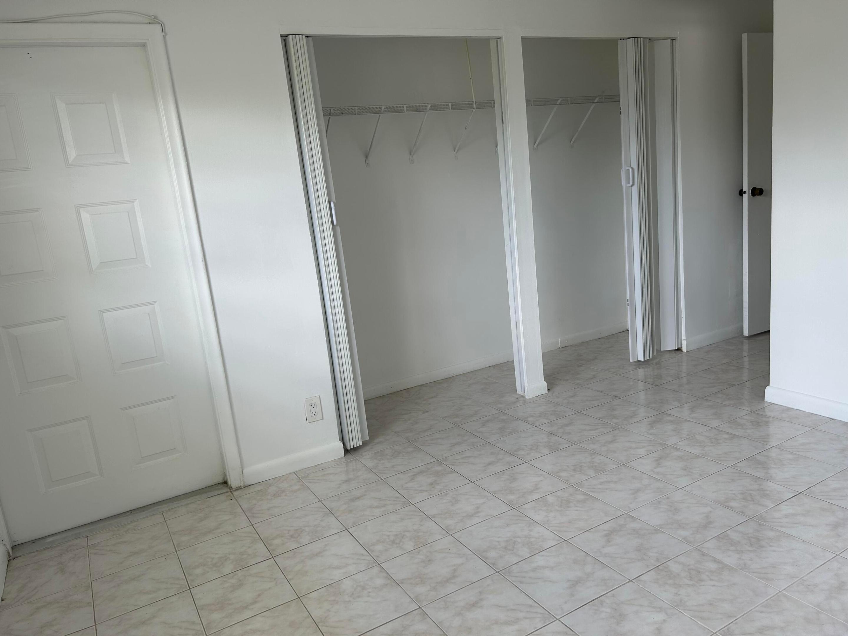 DAVIE PARK - Residential Lease