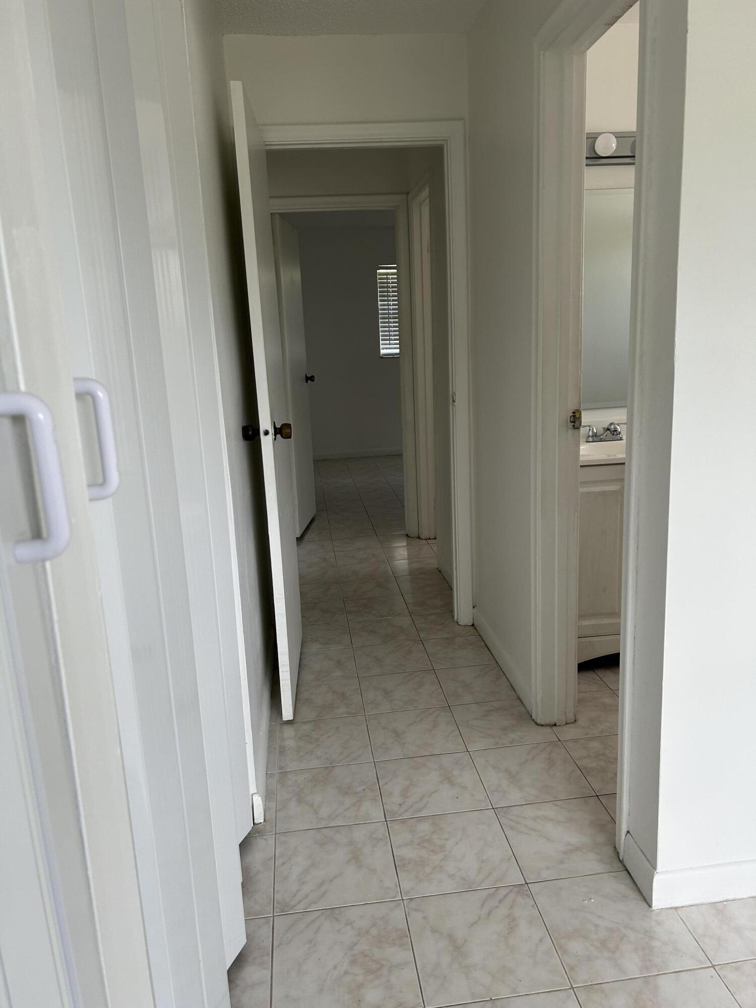 DAVIE PARK - Residential Lease