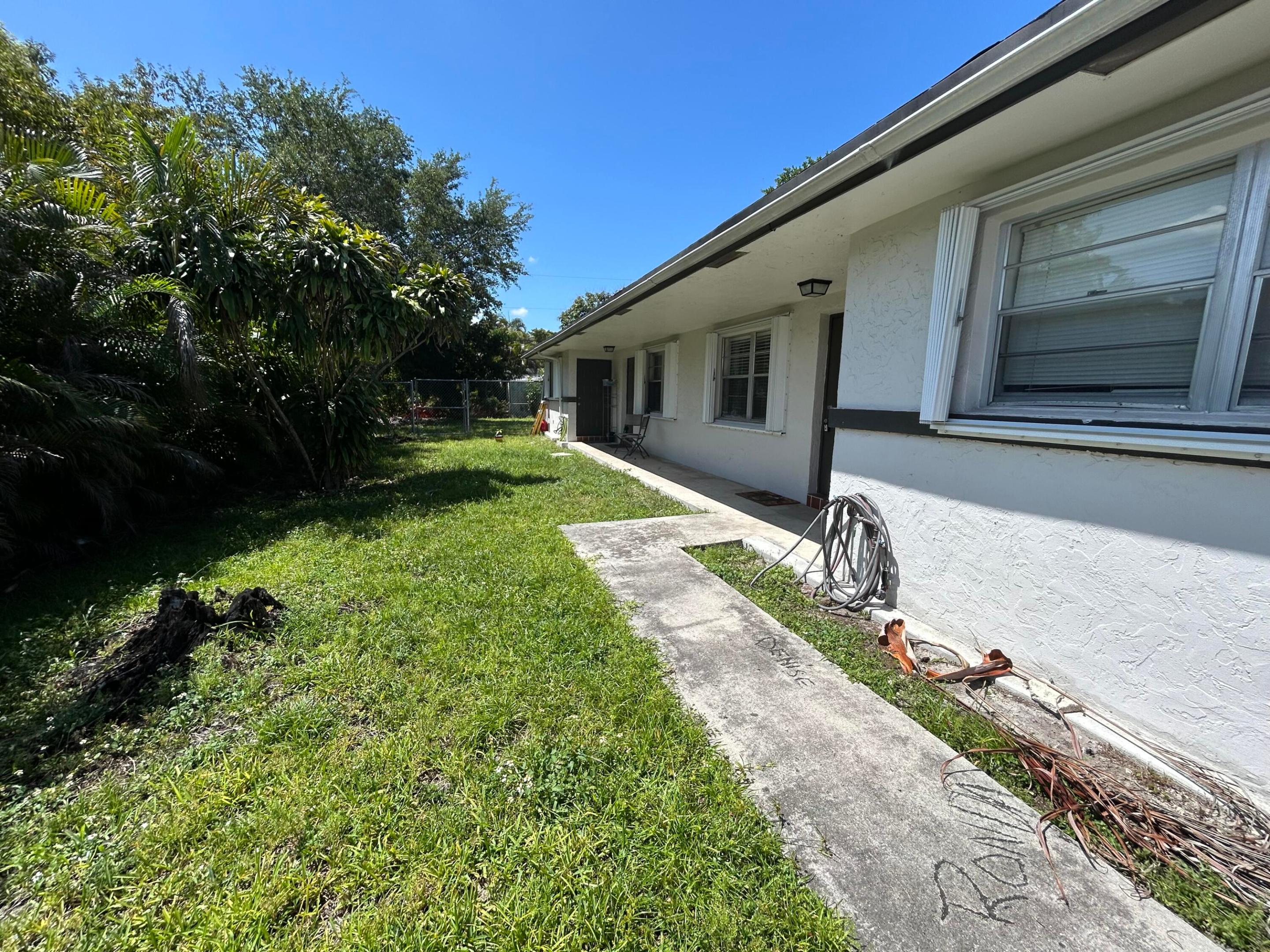 DAVIE PARK - Residential Lease