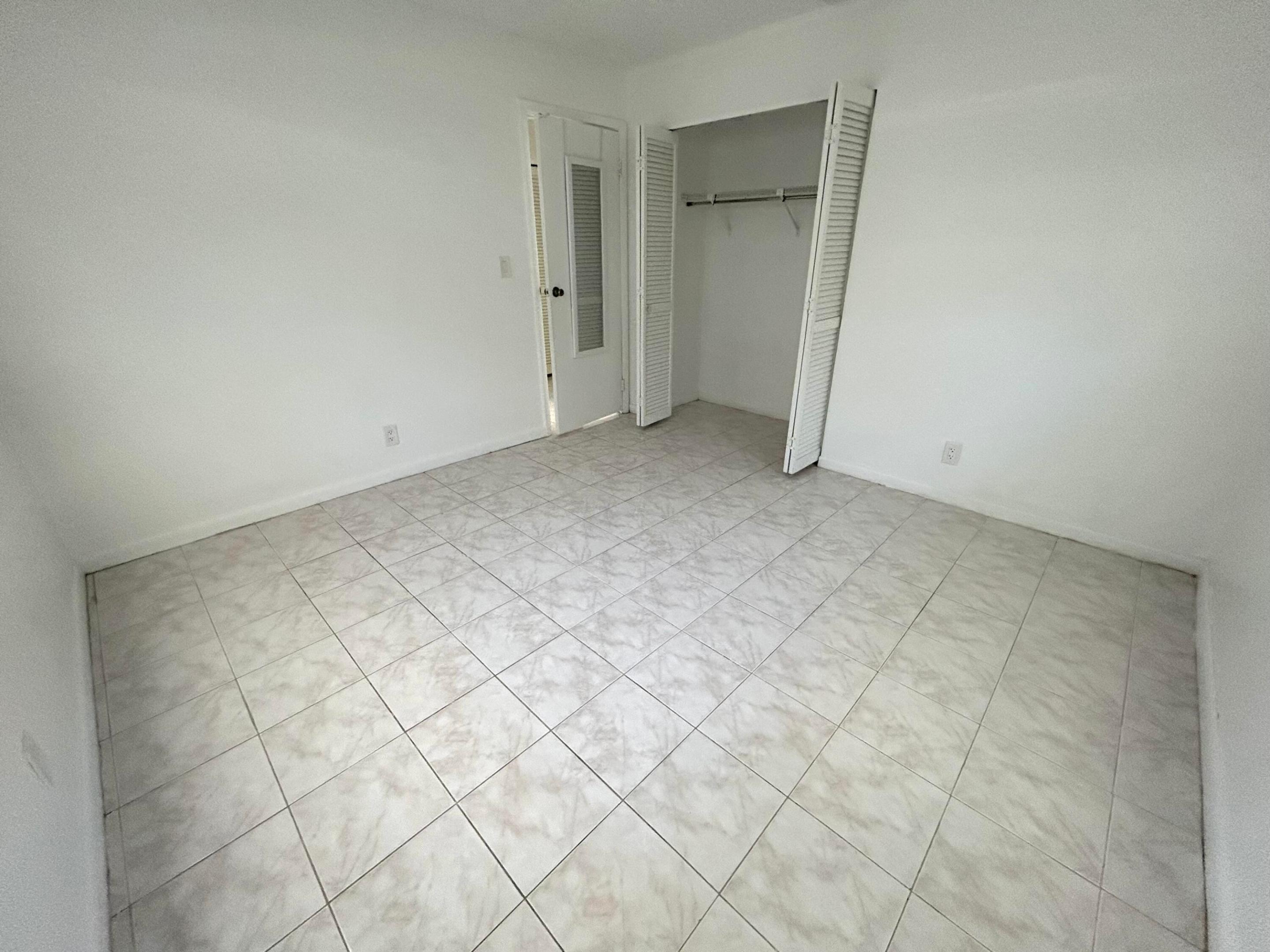 DAVIE PARK - Residential Lease