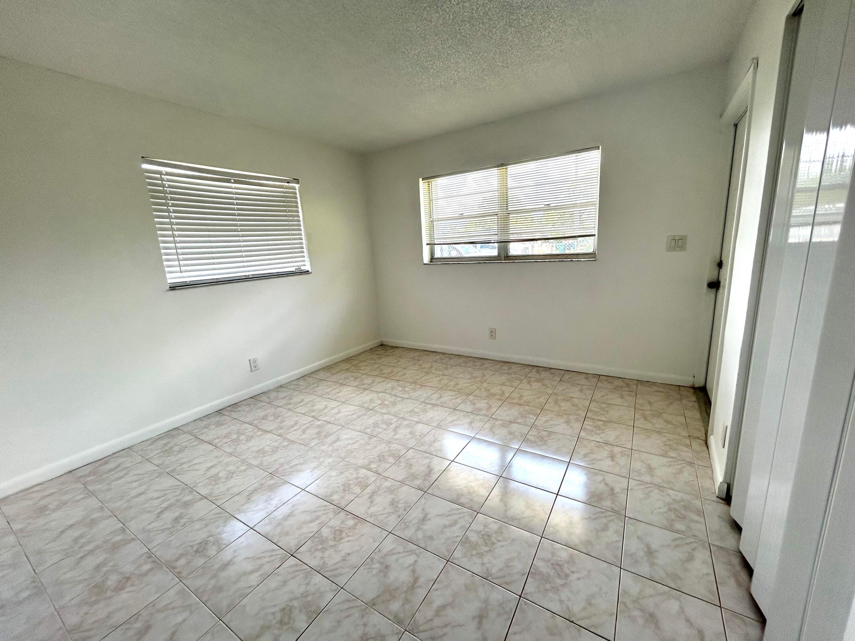 DAVIE PARK - Residential Lease