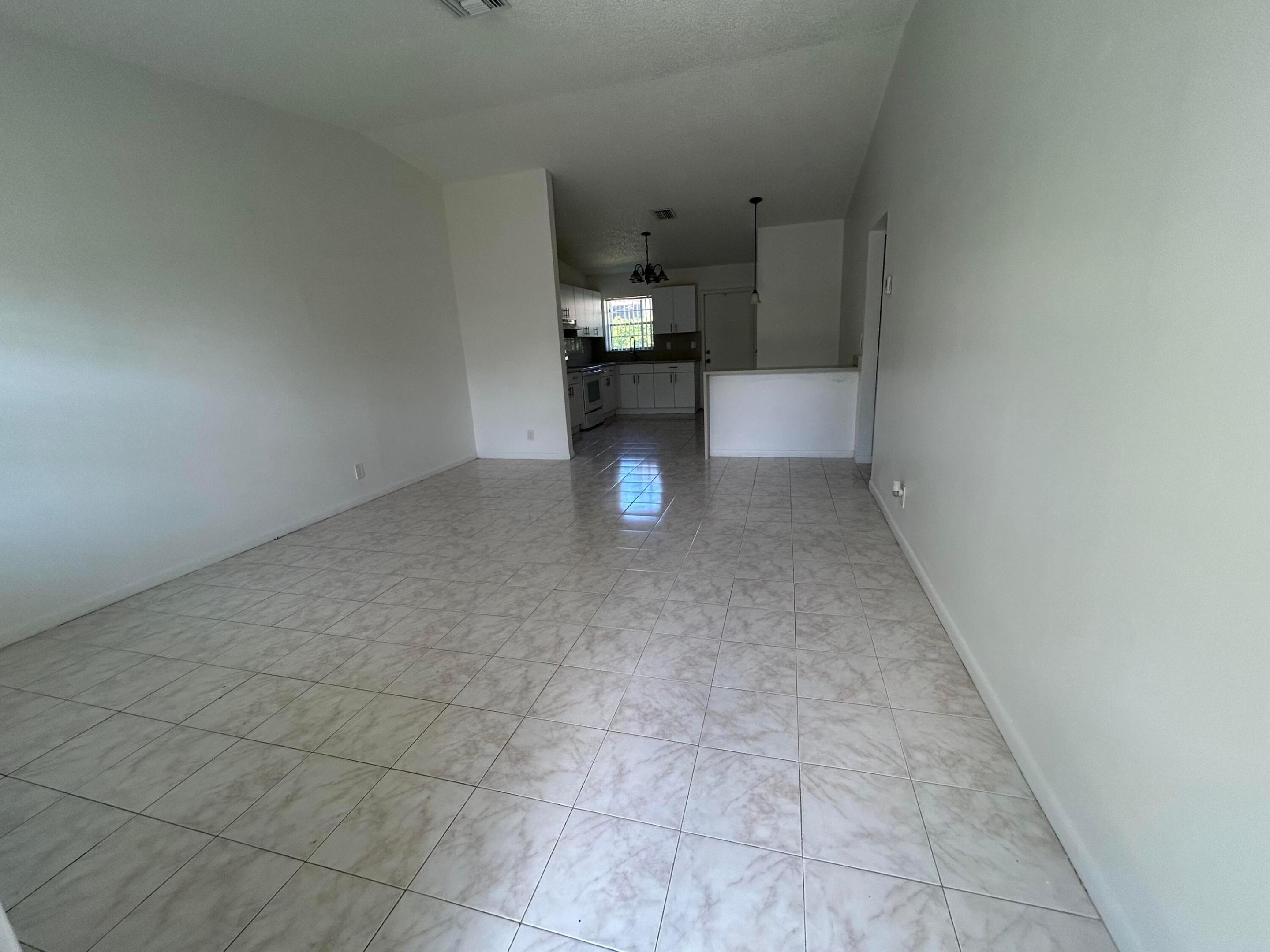 DAVIE PARK - Residential Lease