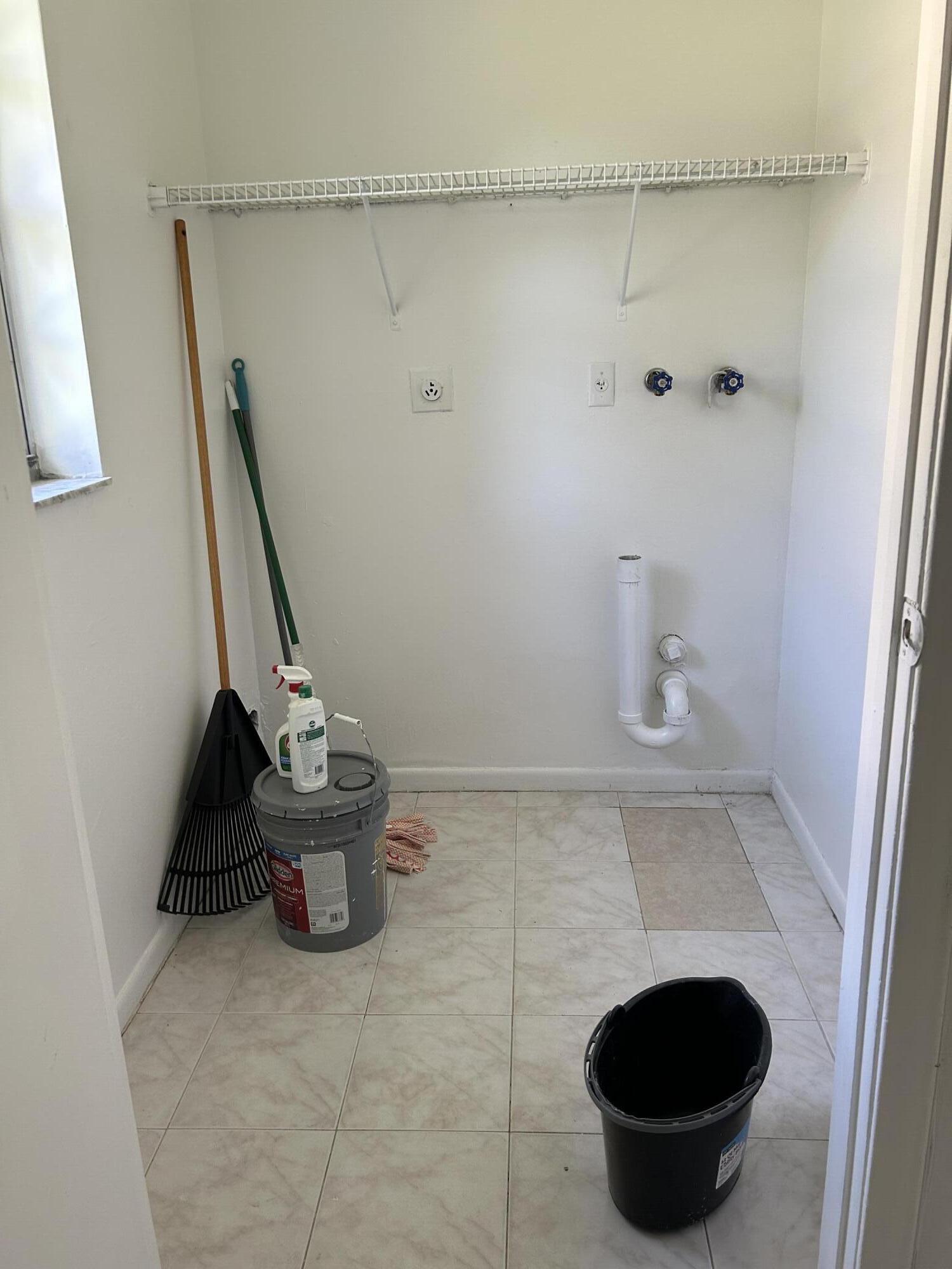DAVIE PARK - Residential Lease