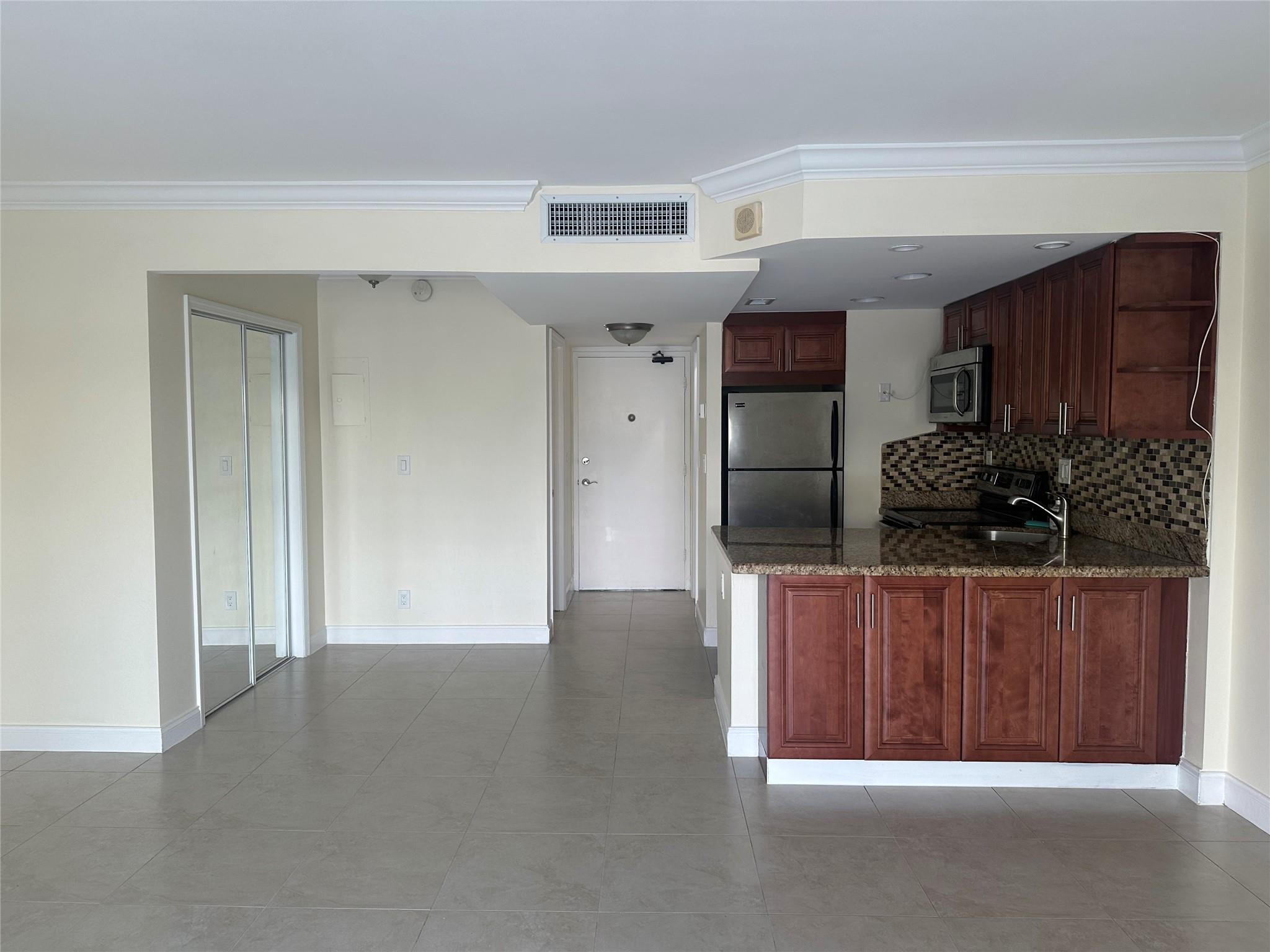 LAUDERDALE TOWER CONDO - Residential Lease