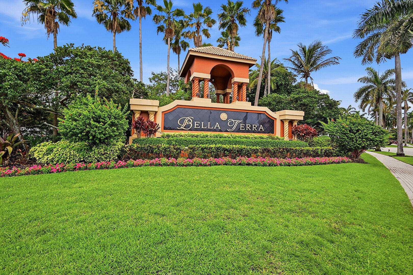 Properties 310 Venice Boulevard