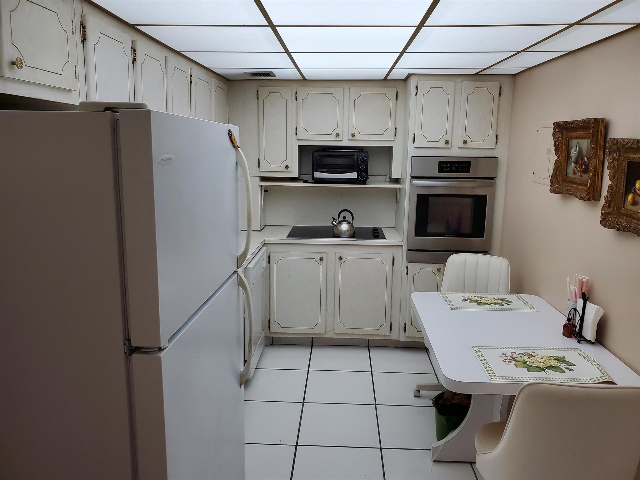 PATRICIAN OF PALM BEACH C - Residential Lease