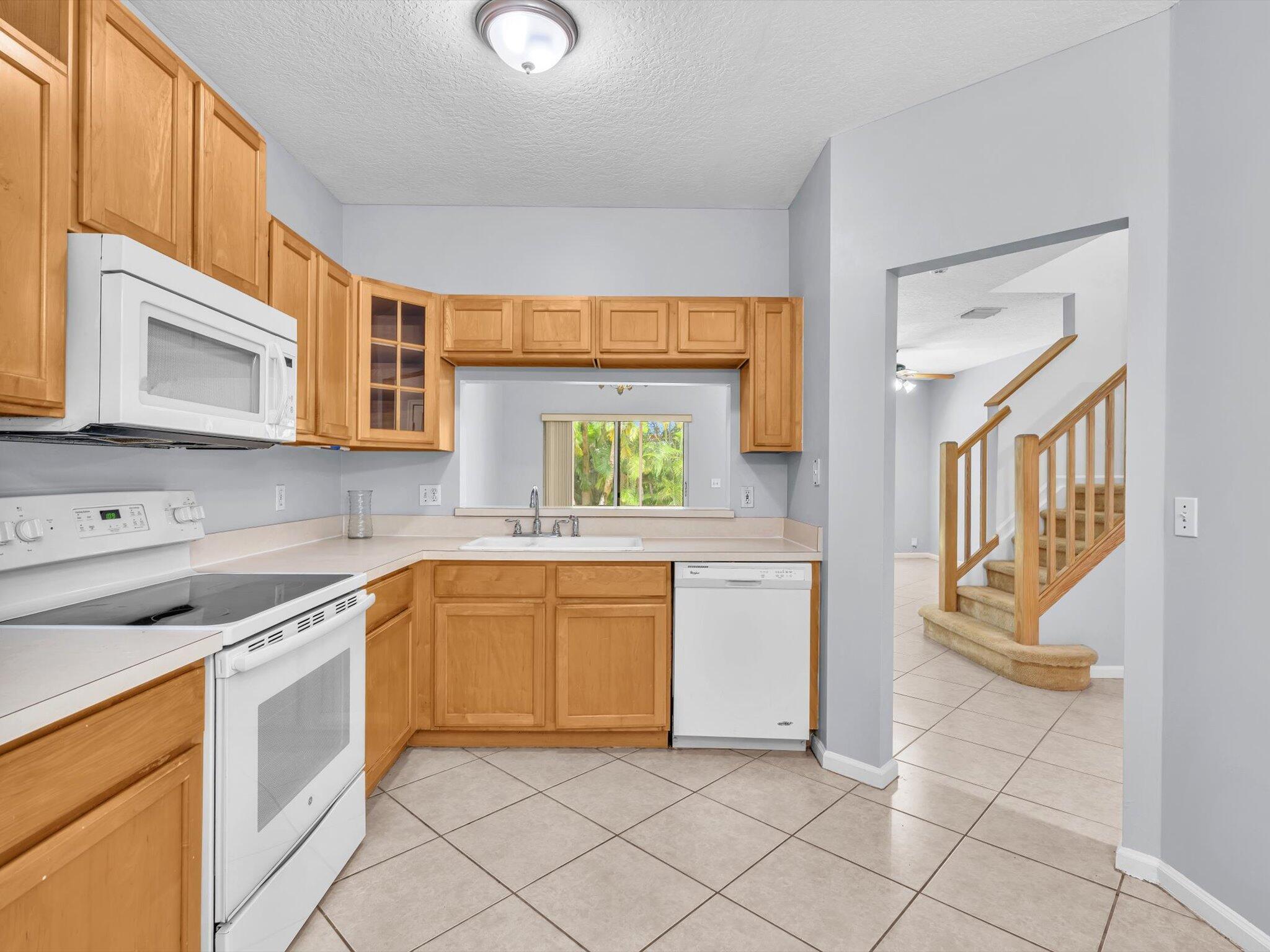 MIZNER POINTE OF BOCA VIA - Residential Lease