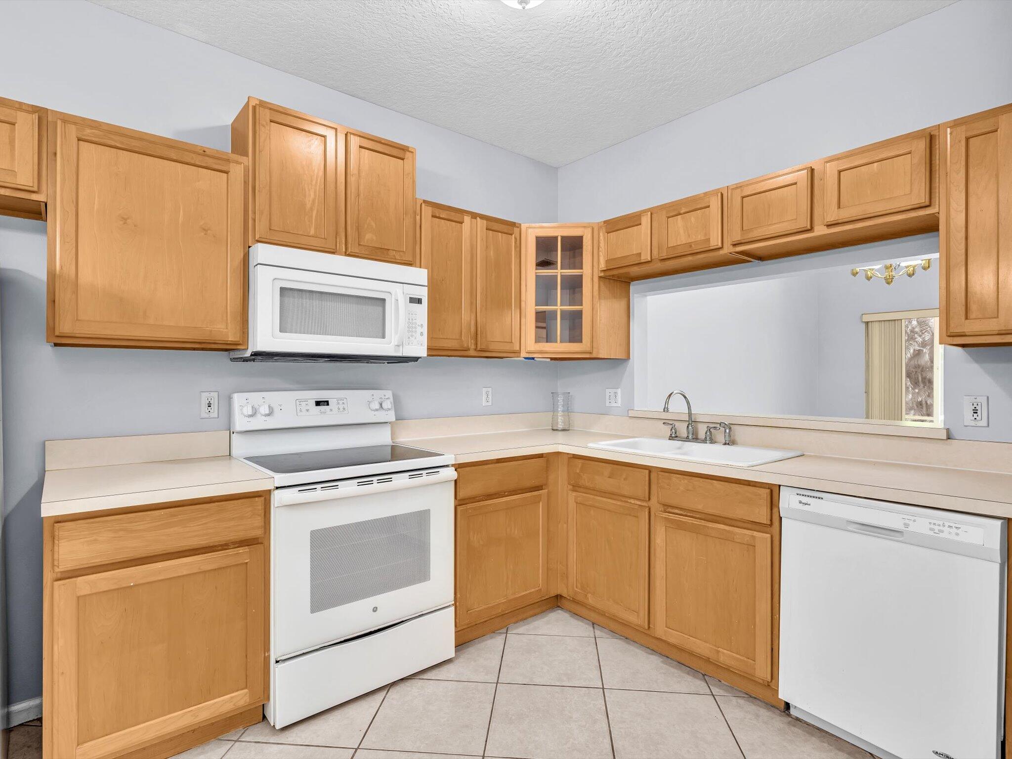 MIZNER POINTE OF BOCA VIA - Residential Lease