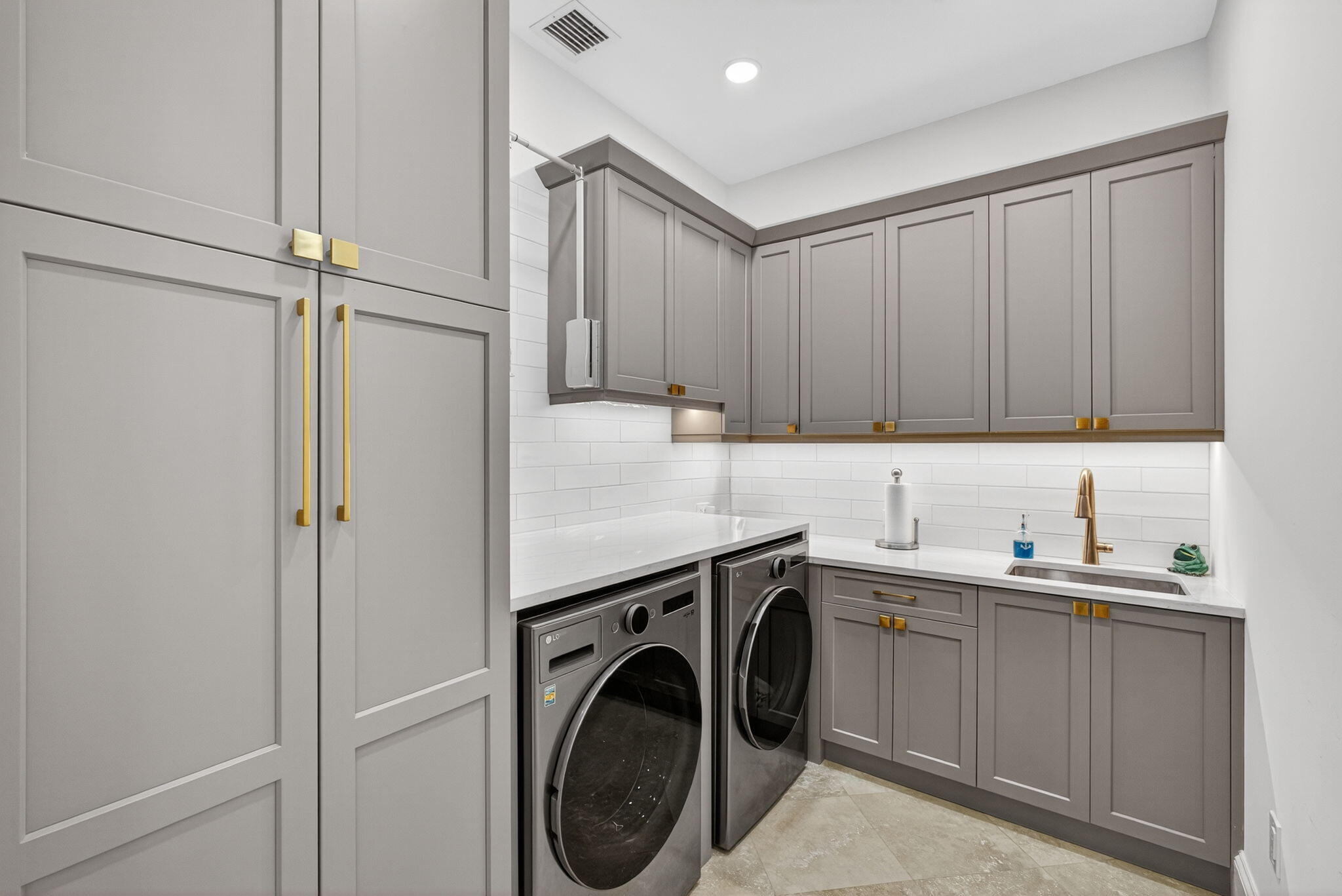 OLD PALM 5 - Residential