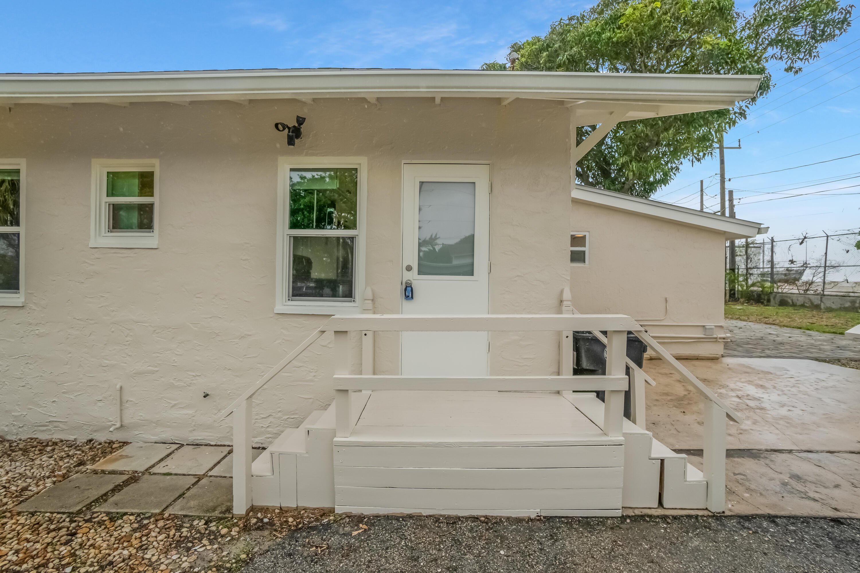 SUNRISE COURT - Residential