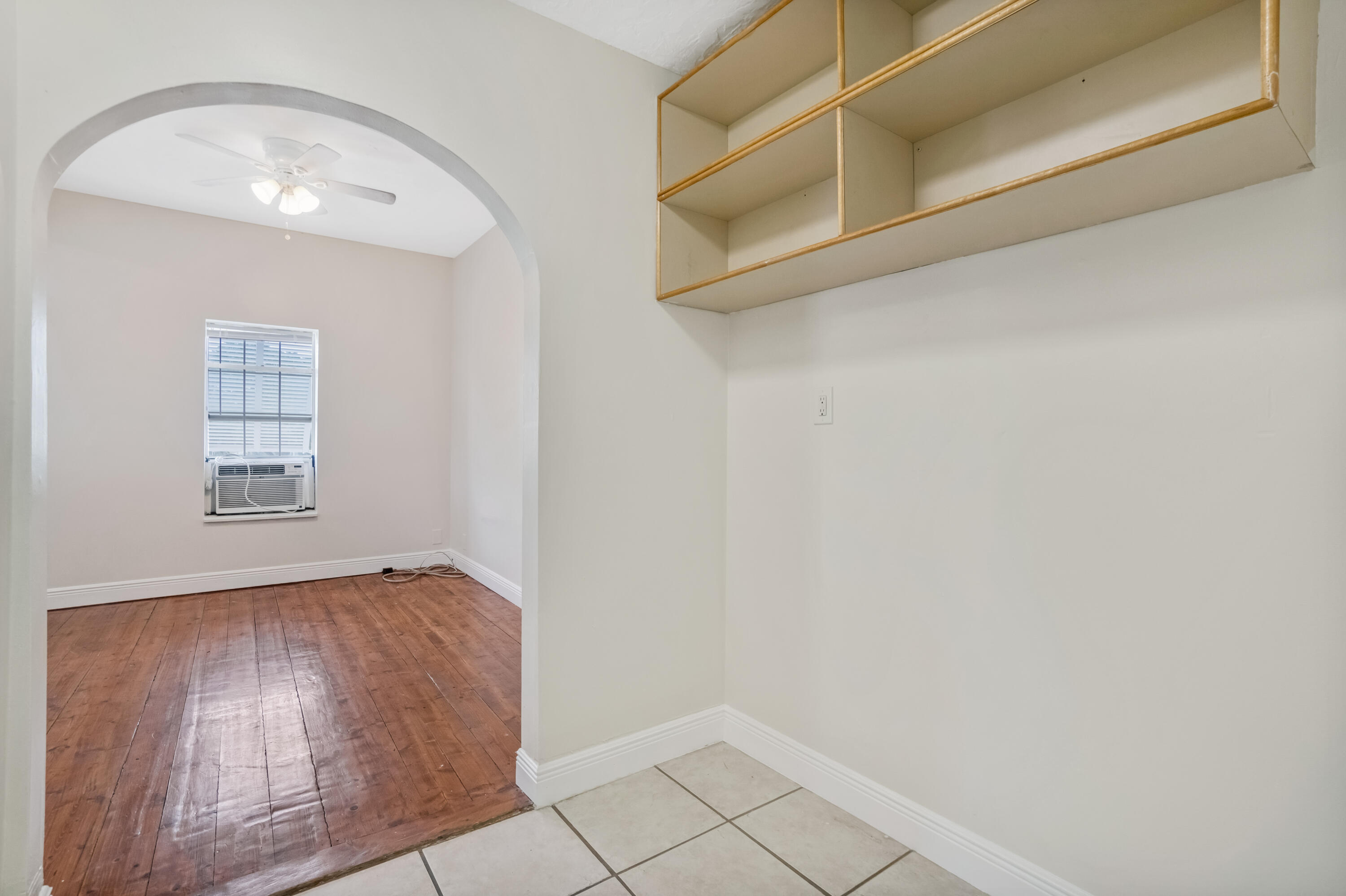 SUNRISE COURT - Residential