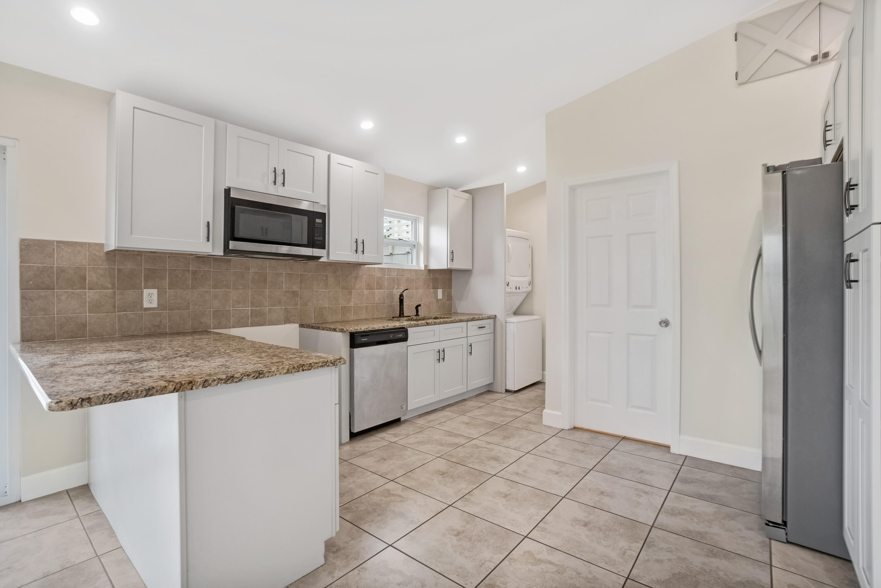 SUNRISE COURT - Residential