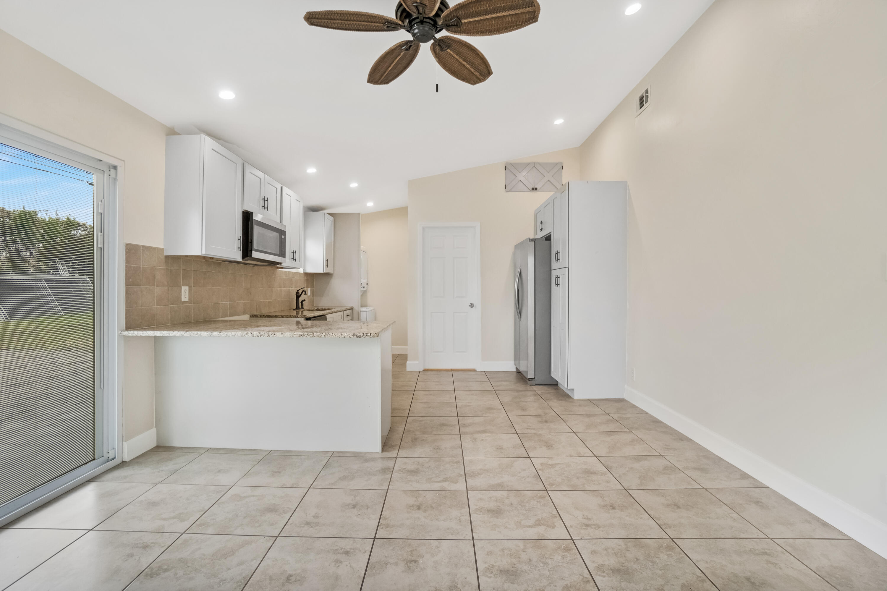 SUNRISE COURT - Residential